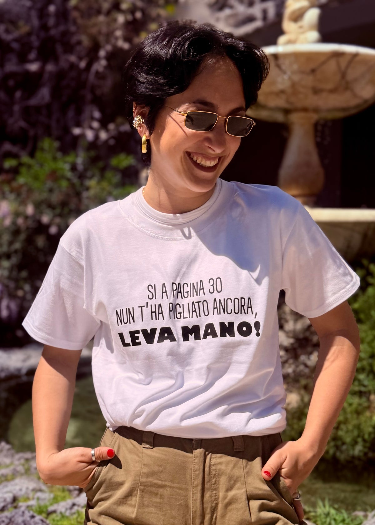 T-shirt: "Si a pagina 30 nun t'a pigliato, leva mano!"