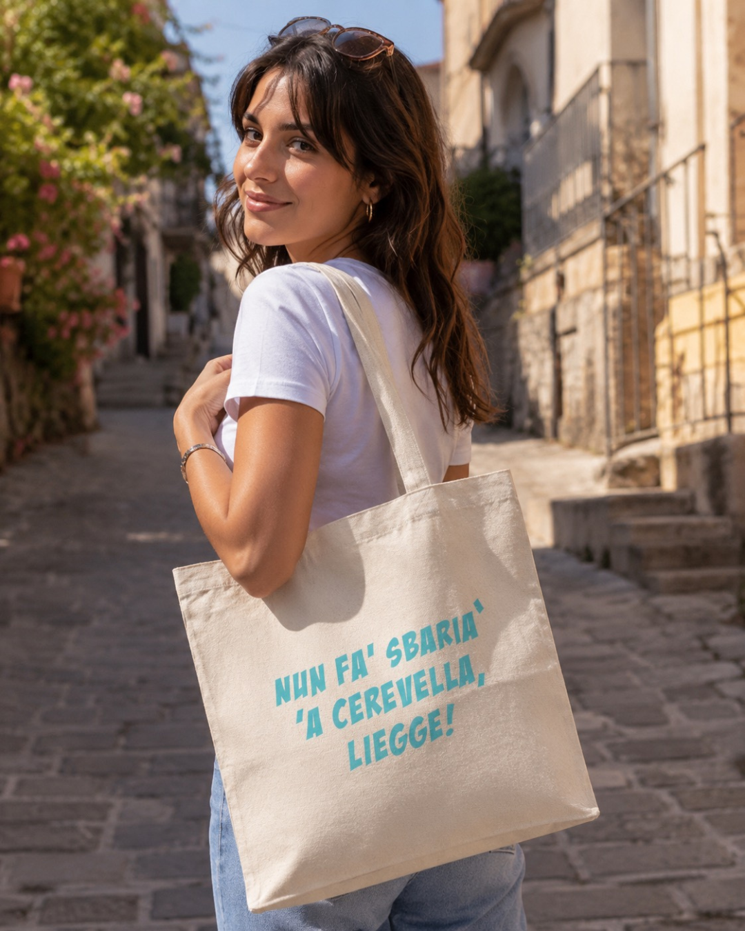 <b> SHOPPER </b> <br> "Nun fa sbaria' 'a cerevella, liegge!"